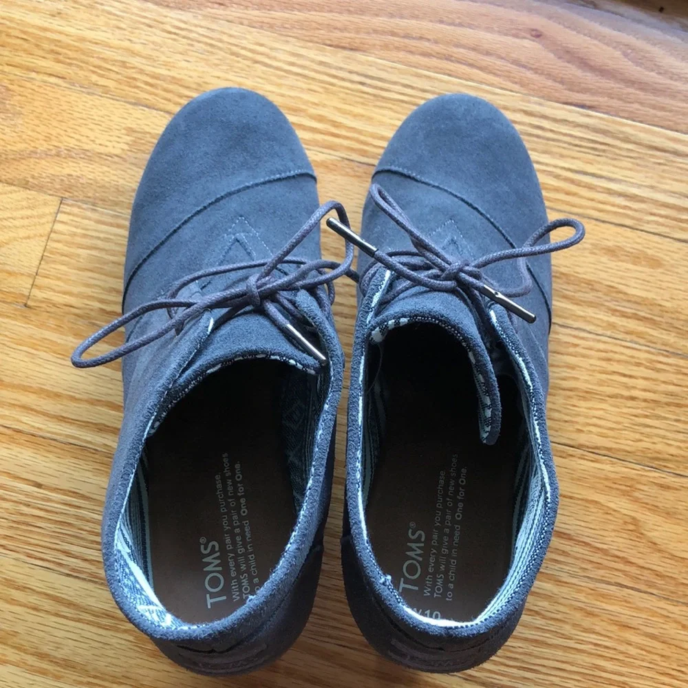 Booties - Picture 4 of 5